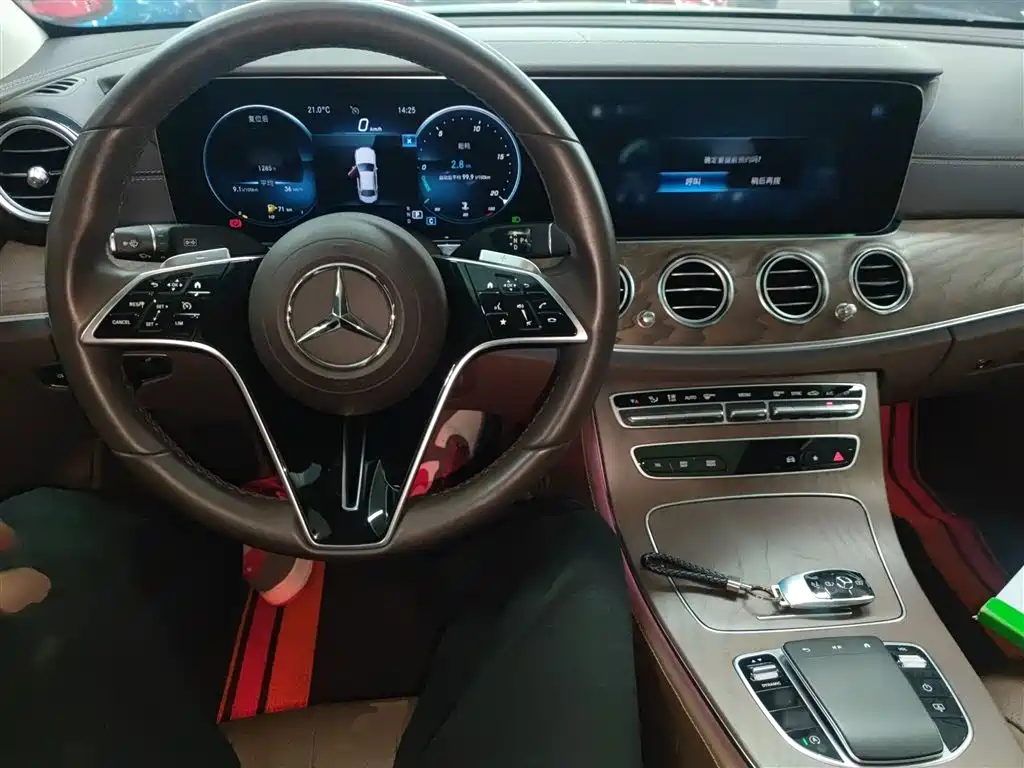 Mercedes-Benz E-Class 2022 — фото 10