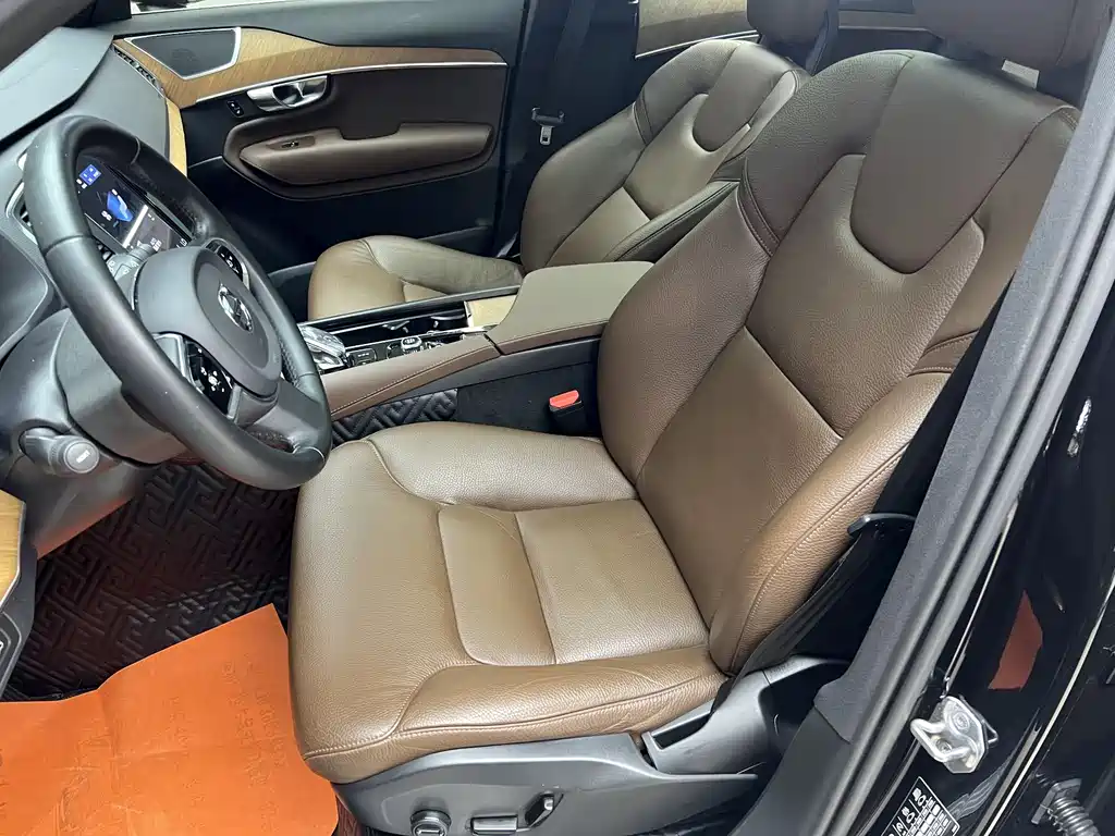 Volvo XC90 2020 — фото 15