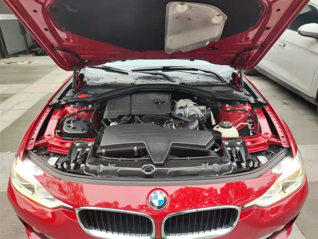 BMW 3 Series 2016 — фото 10