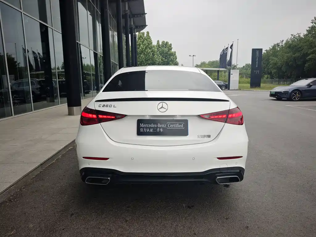 Mercedes-Benz C-Class 2024
