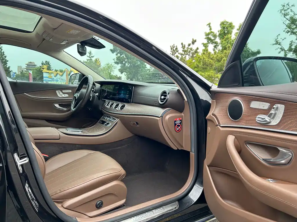 Mercedes-Benz E-Class 2021 — фото 11