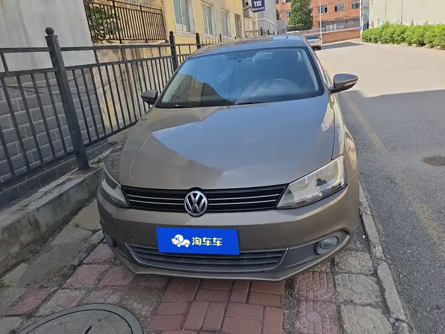 Volkswagen Sagitar 2012