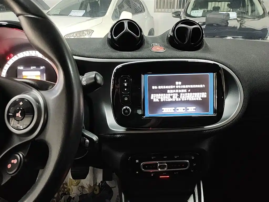 smart Fortwo 2016 — фото 9