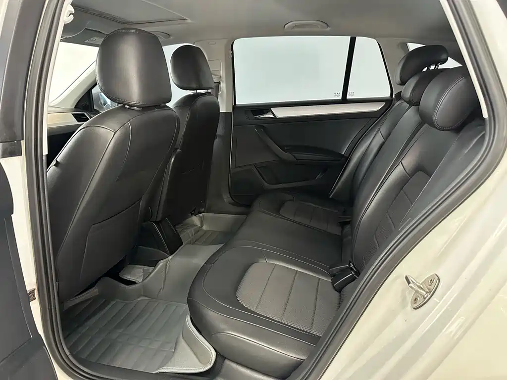 Skoda Rapid Spaceback 2016 — фото 5