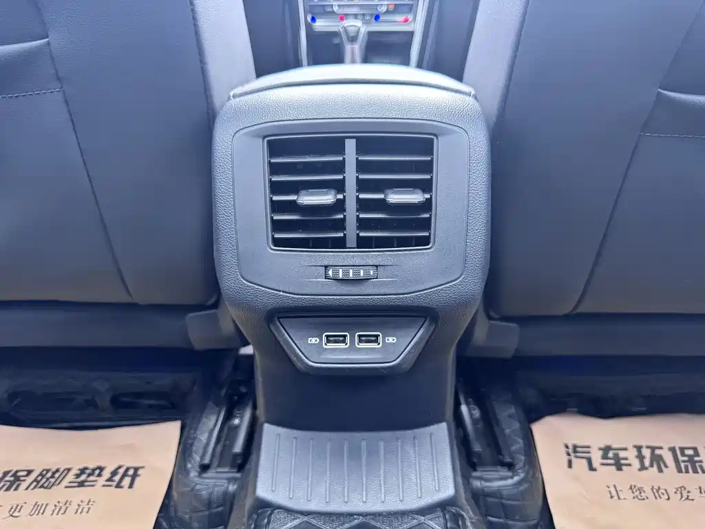 Volkswagen T-Roc 2023 — фото 21