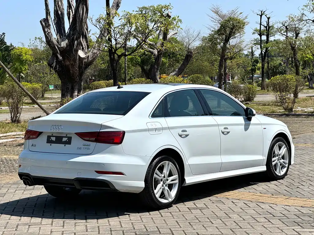 Audi A3 2019 — фото 12