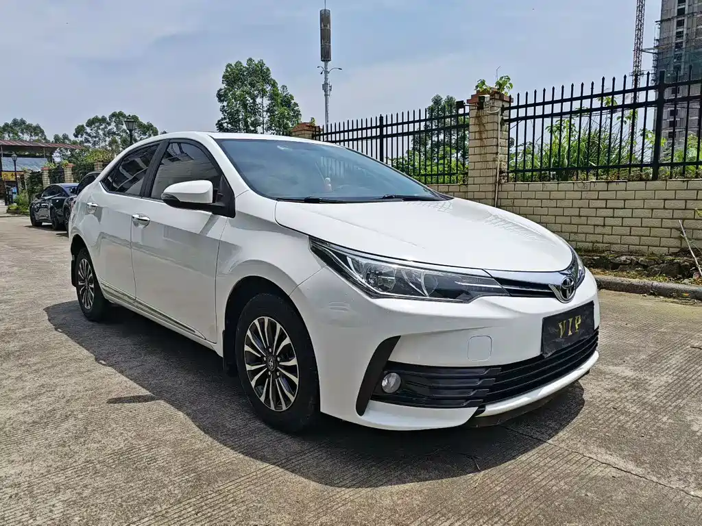 Toyota Corolla 2019 — фото 3