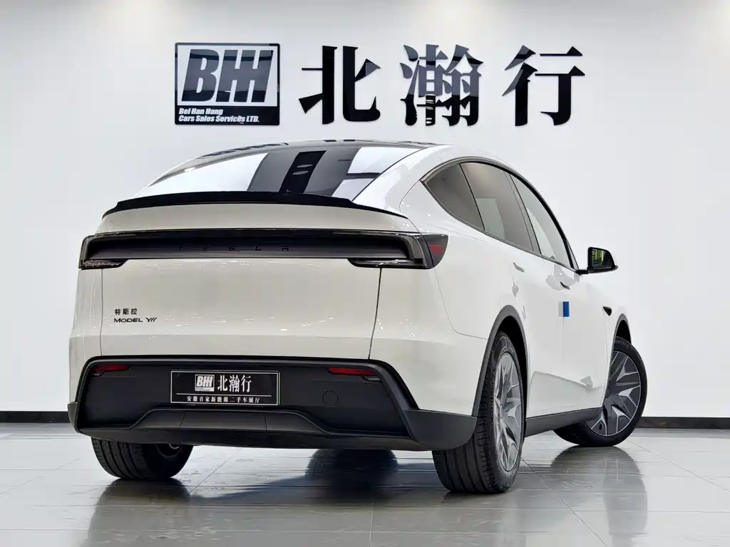 Tesla Model Y L 2025 — фото 5