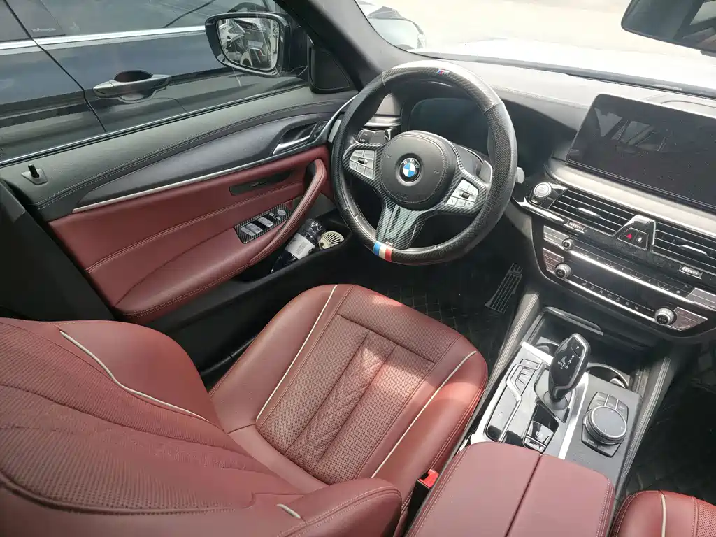 BMW 5 Series 2023 — фото 11