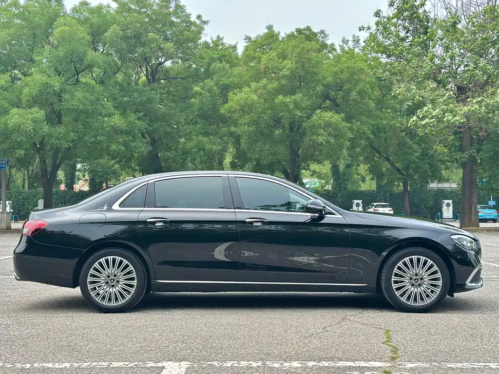 Mercedes-Benz E-Class 2022 — фото 8