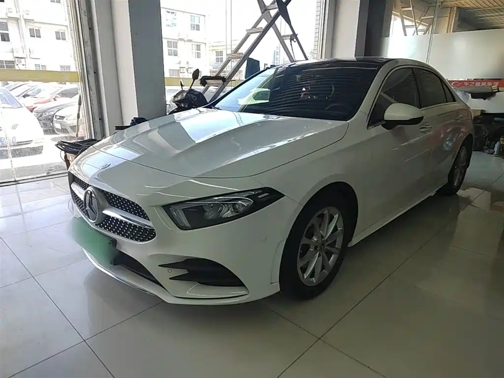 Mercedes-Benz A-Class 2021 — фото 2