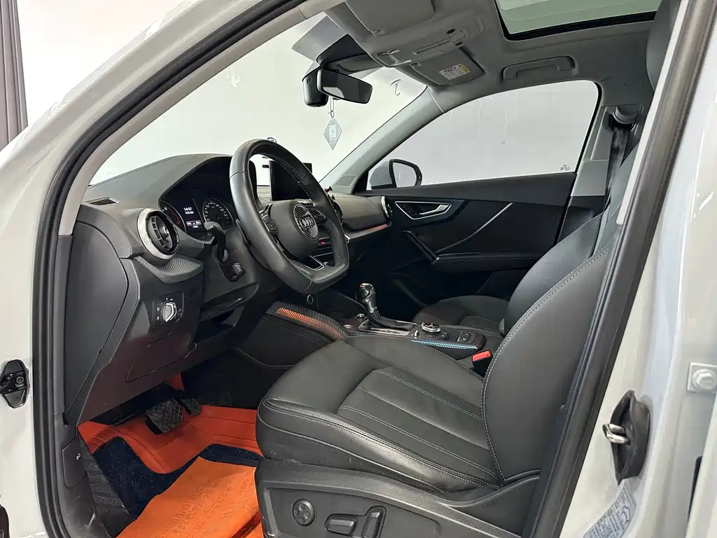 Audi Q2L 2024