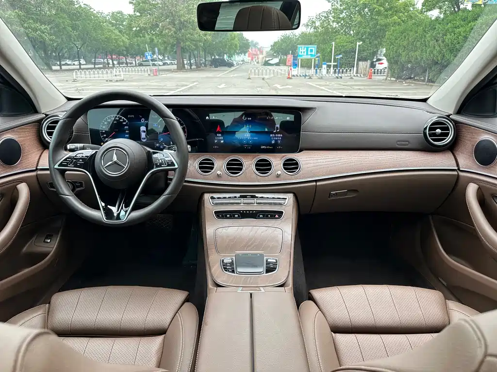 Mercedes-Benz E-Class 2022 — фото 37