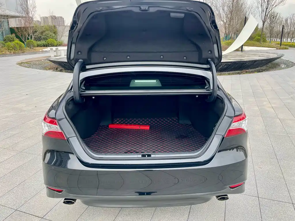 Toyota Camry 2020 — фото 24