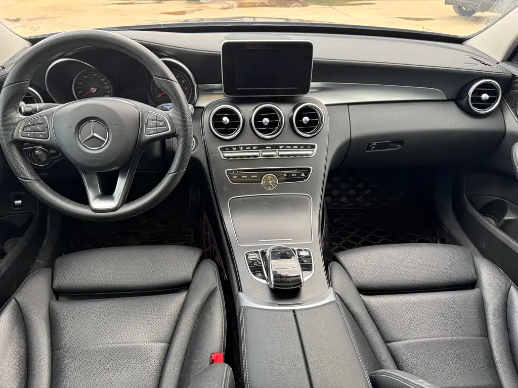 Mercedes-Benz C-Class 2018 — фото 17