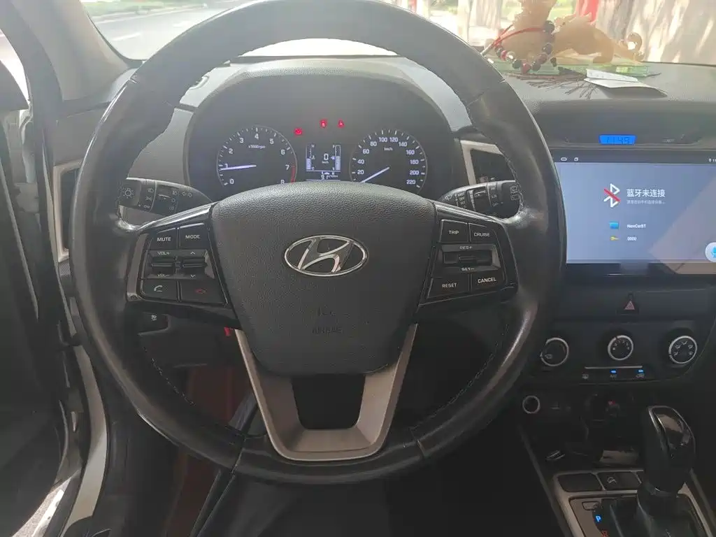 Hyundai ix25 2016 — фото 11