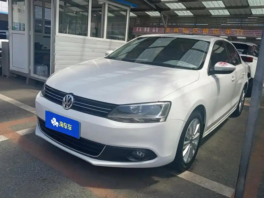 Volkswagen Sagitar 2015