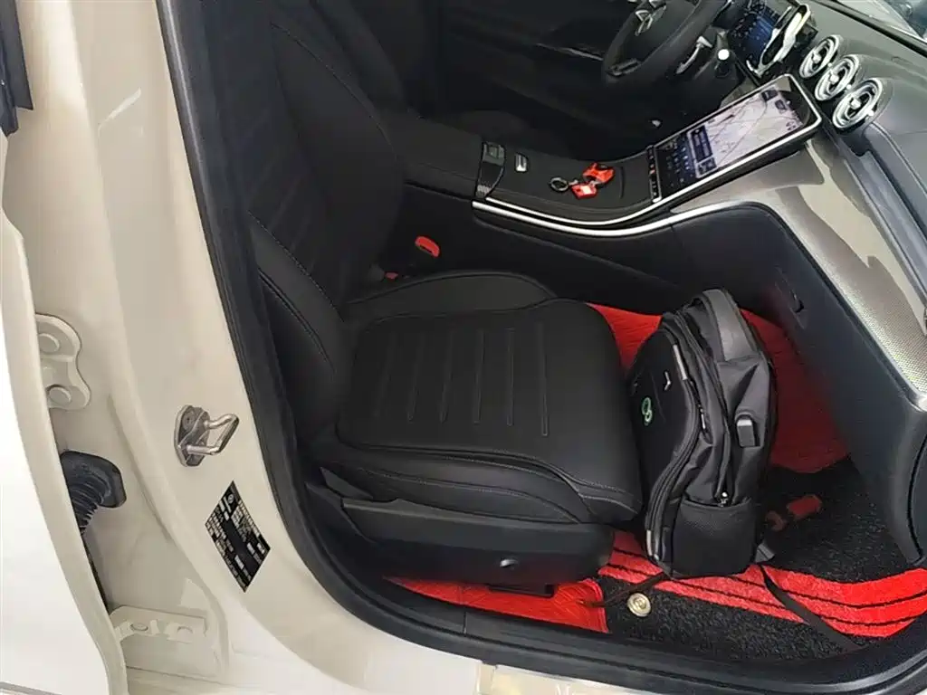Mercedes-Benz C-Class 2023 — фото 25