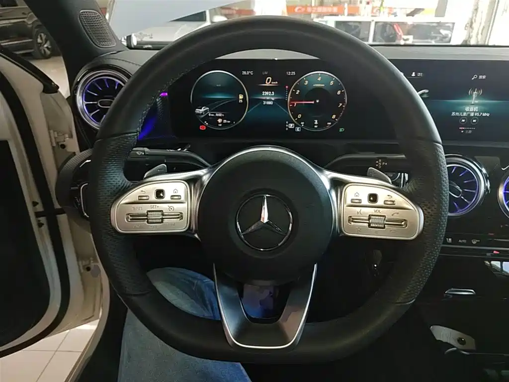 Mercedes-Benz A-Class 2021 — фото 11