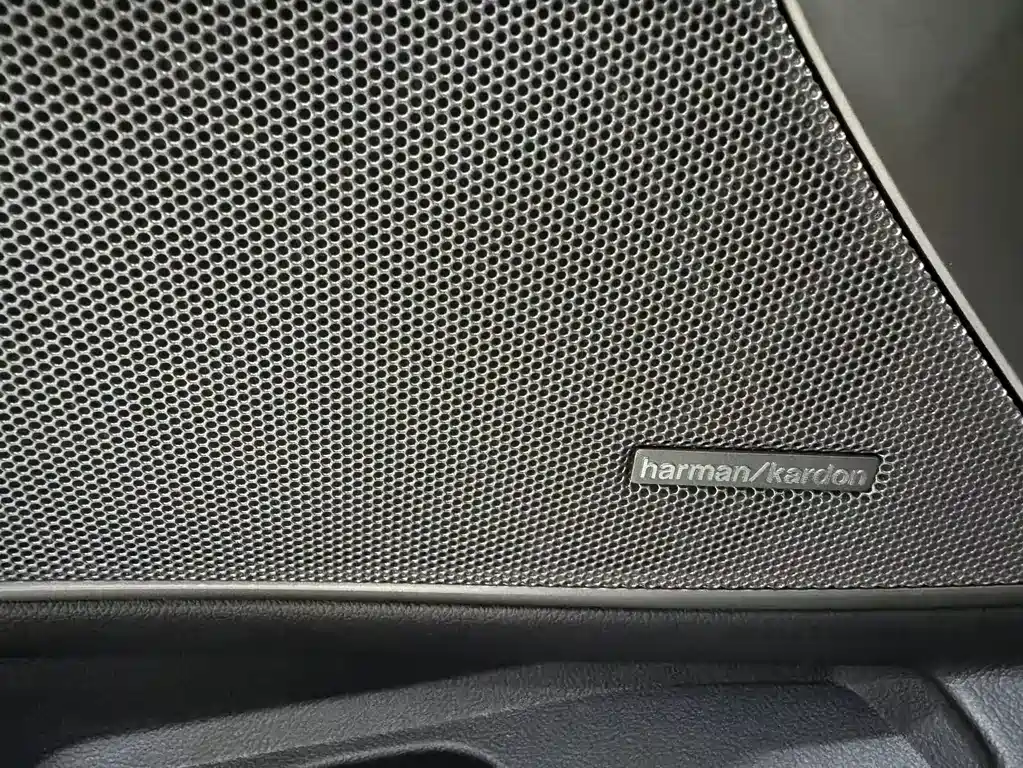 BMW 3 Series 2021 — фото 10
