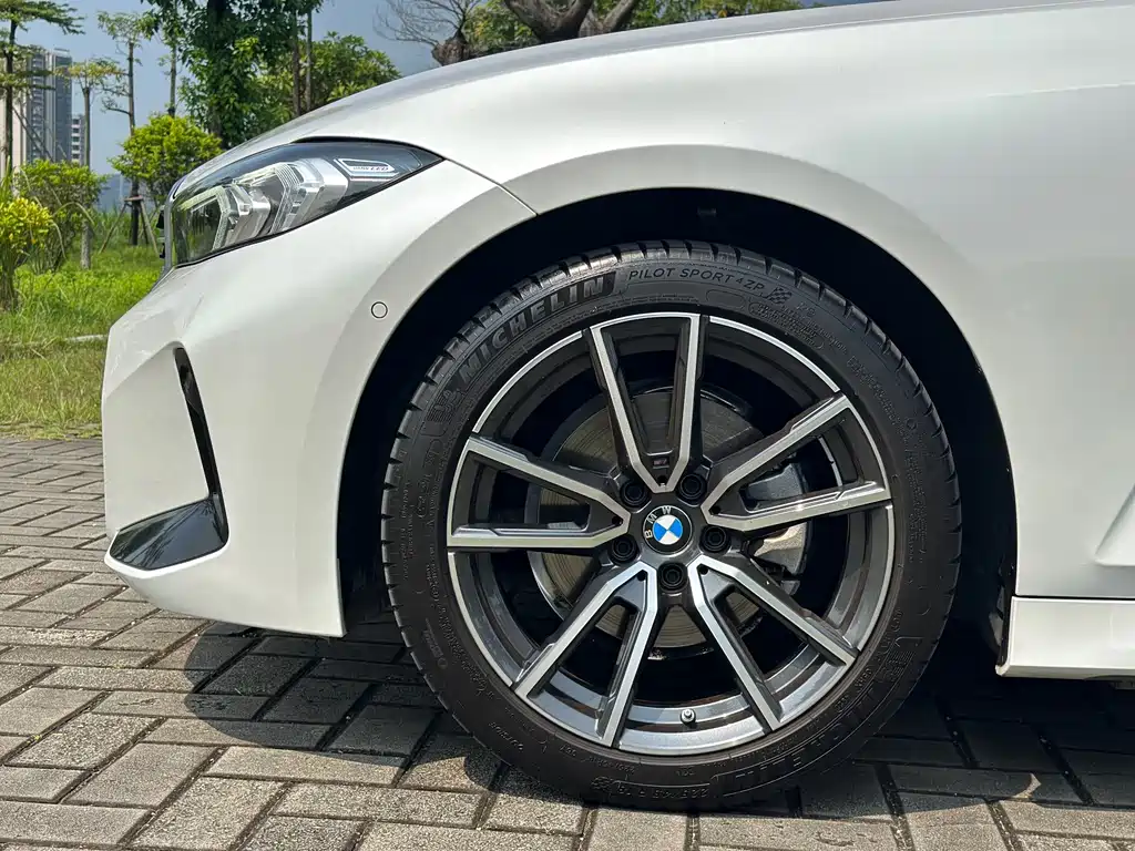 BMW 3 Series 2023 — фото 14