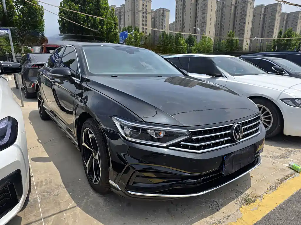 Volkswagen Magotan 2025