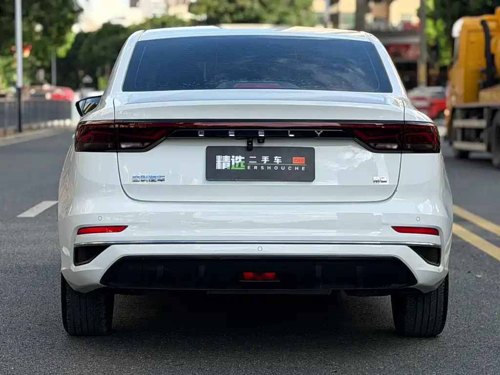 Geely Emgrand 2022 — фото 14