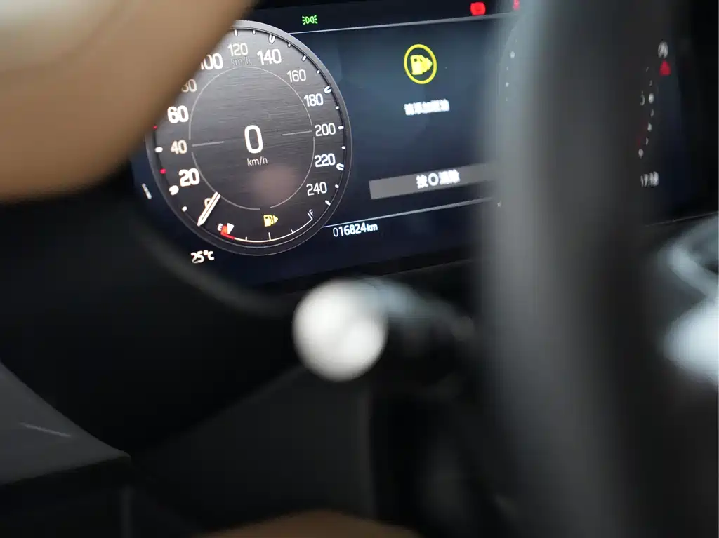 Land Rover Defender 2025 — фото 14