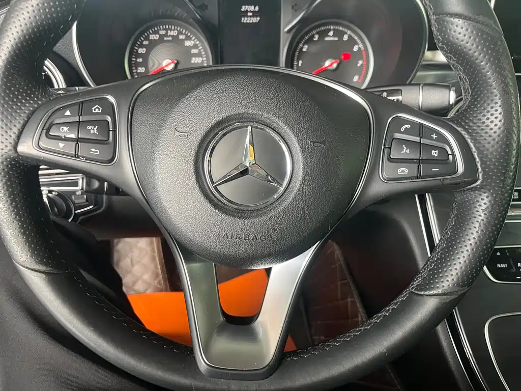Mercedes-Benz C-Class 2017 — фото 10