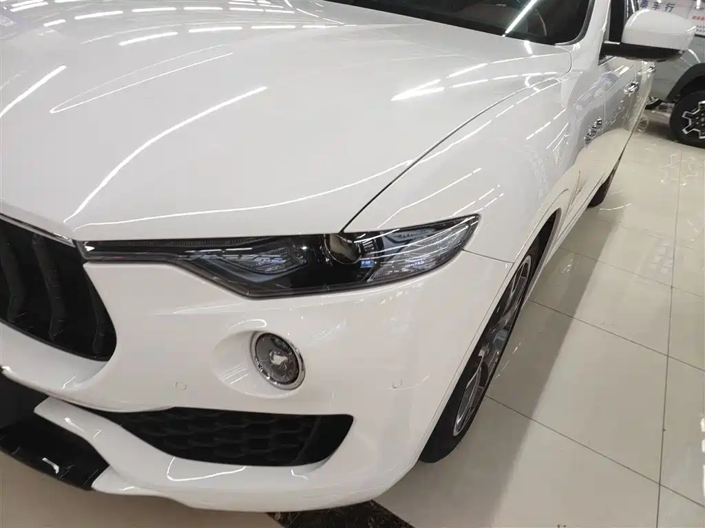 Maserati Levante 2017 — фото 15