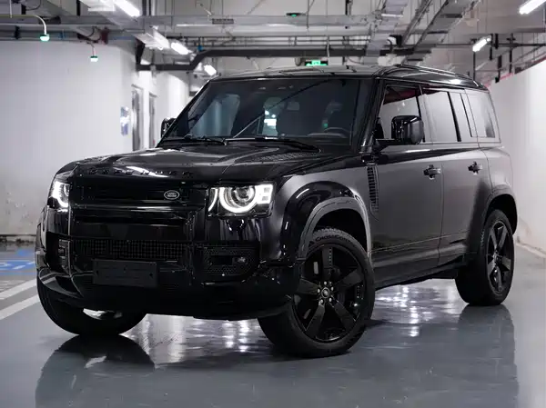 Land Rover Defender 2025