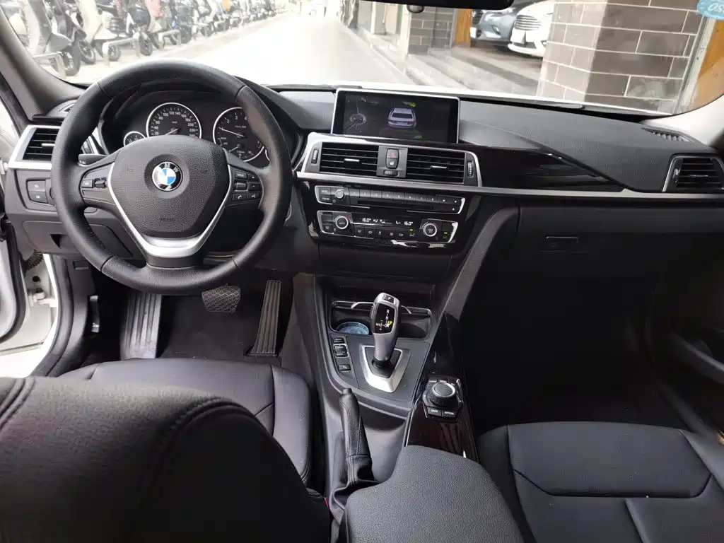 BMW 3 Series 2017