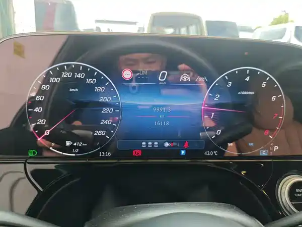 Mercedes-Benz E-Class 2025