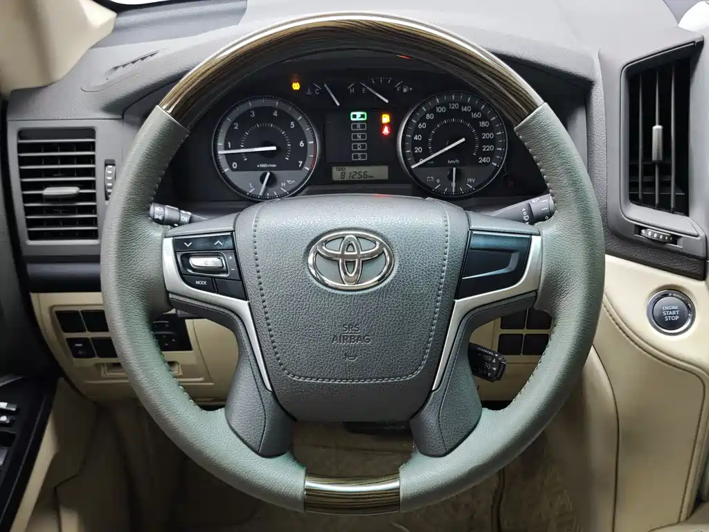 Toyota Land Cruiser 2020 — фото 12