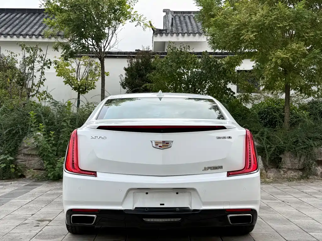 Cadillac XTS 2018 — фото 8