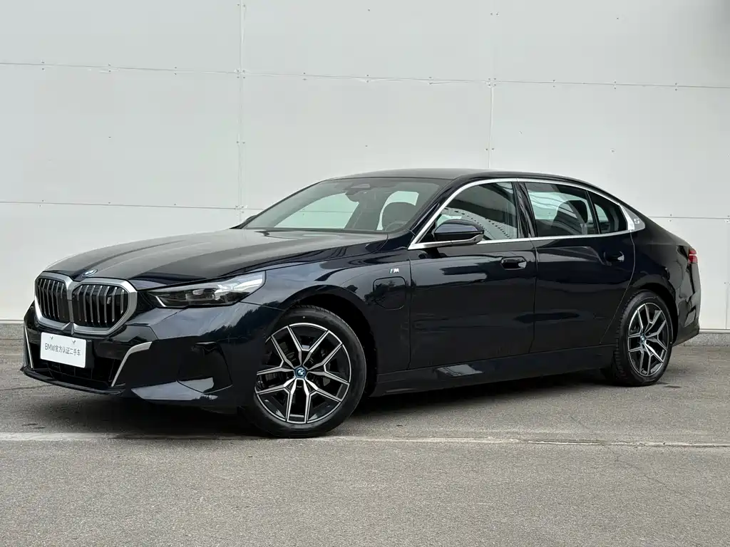 BMW i5 2025 — фото 11