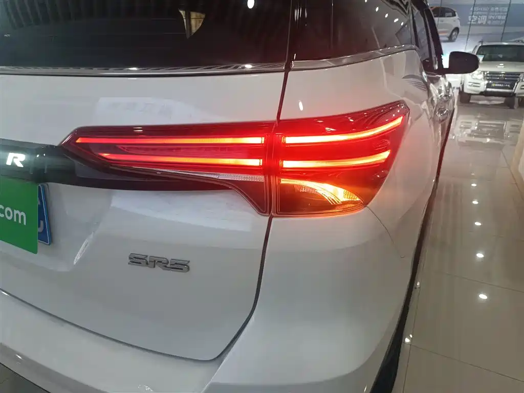 Toyota Fortuner 2019 — фото 8