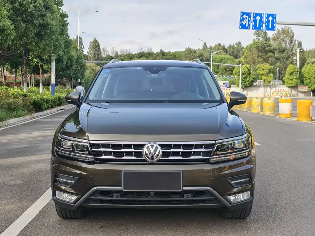 Volkswagen Tiguan L 2019 — фото 2