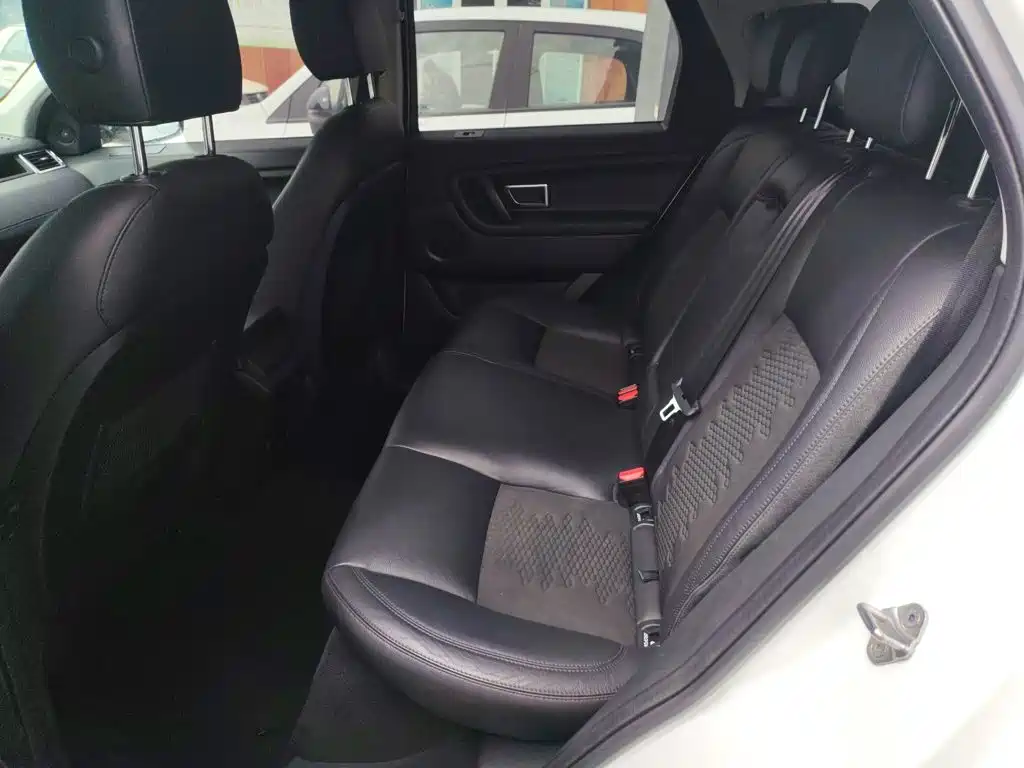 Land Rover Discovery Sport 2017 — фото 13