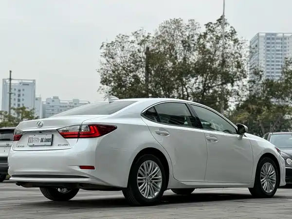 Lexus ES 2015