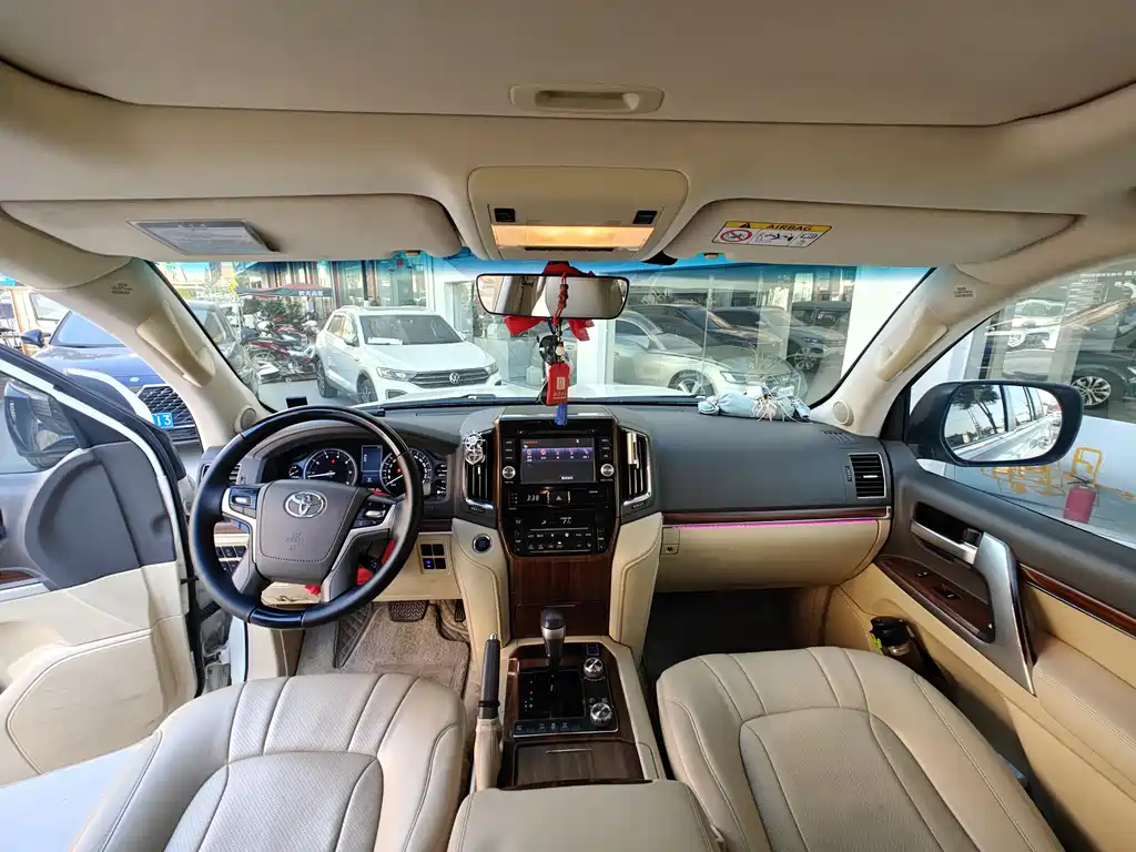 Toyota Land Cruiser 2016 — фото 10