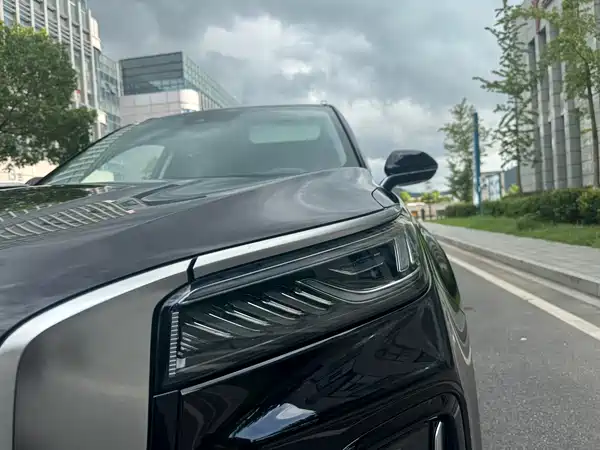 Hongqi HS5 2023