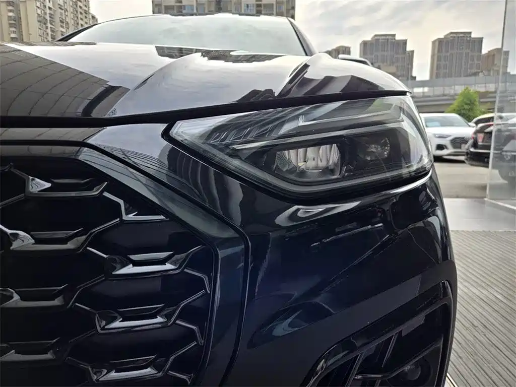 Audi Q5L Sportback 2023 — фото 12