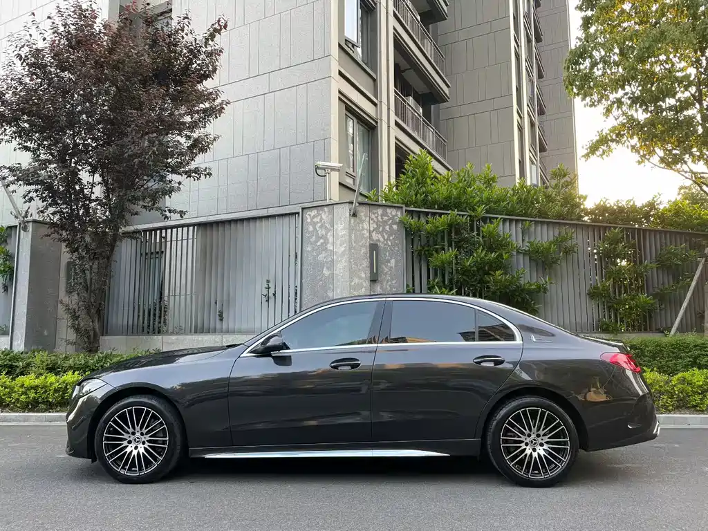 Mercedes-Benz C-Class 2023 — фото 14