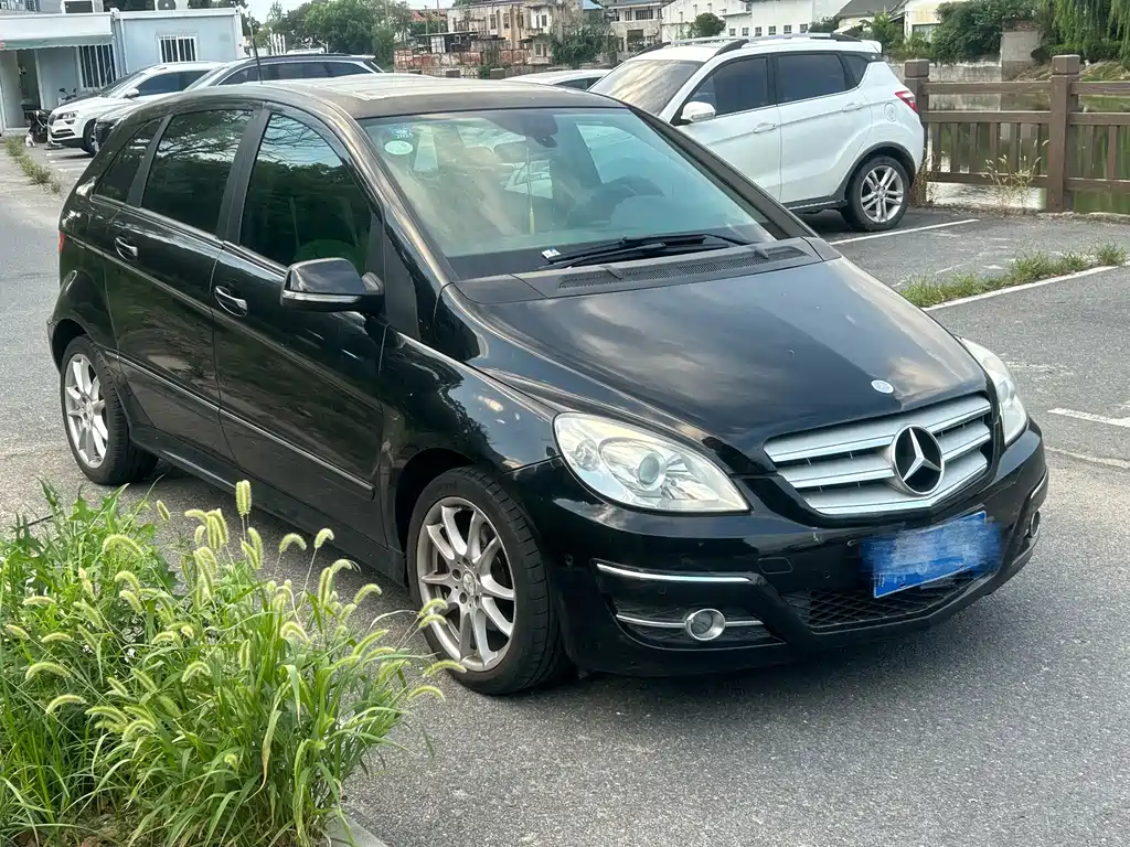 Mercedes-Benz B-Class 2011
