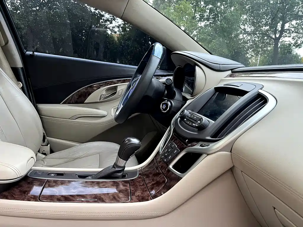 Buick LaCrosse 2015 — фото 14