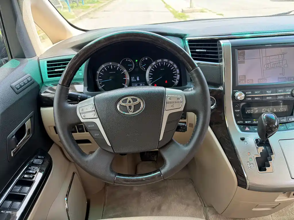 Toyota Alphard 2014 — фото 14