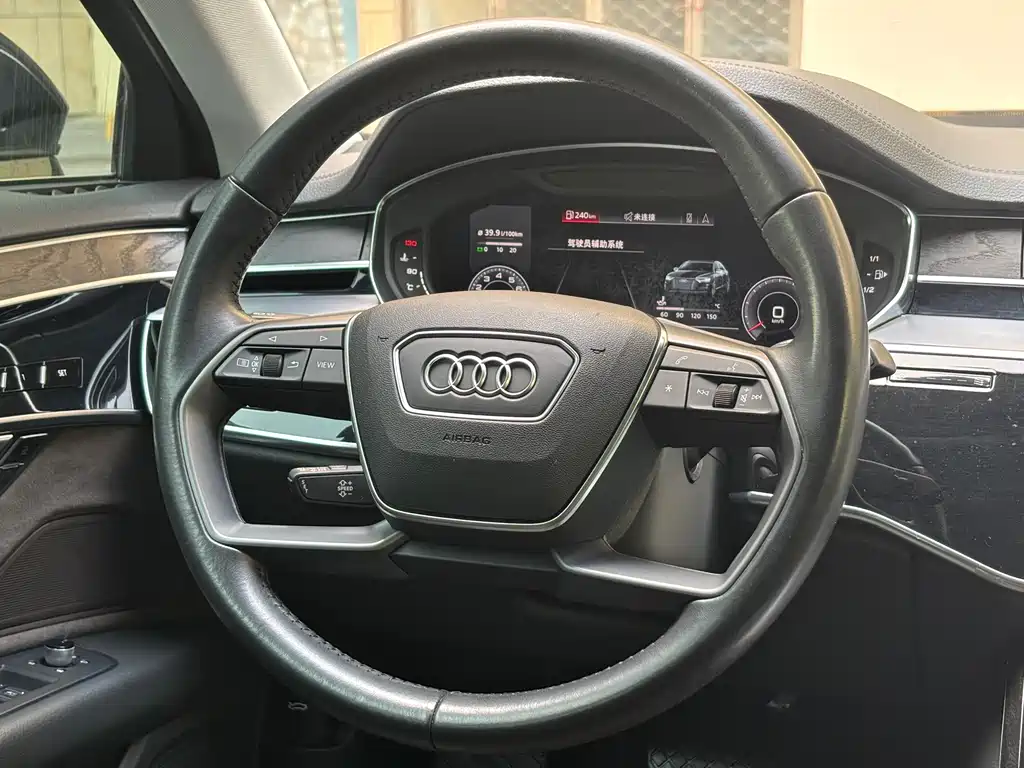 Audi A8 2020 — фото 11