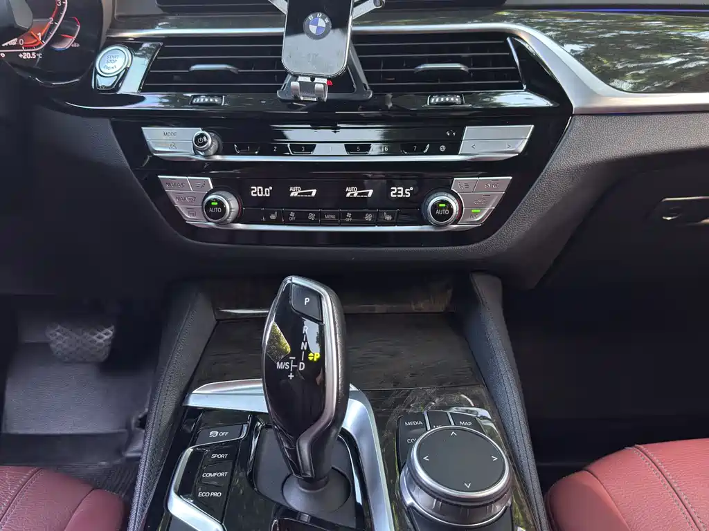 BMW 5 Series 2020 — фото 11