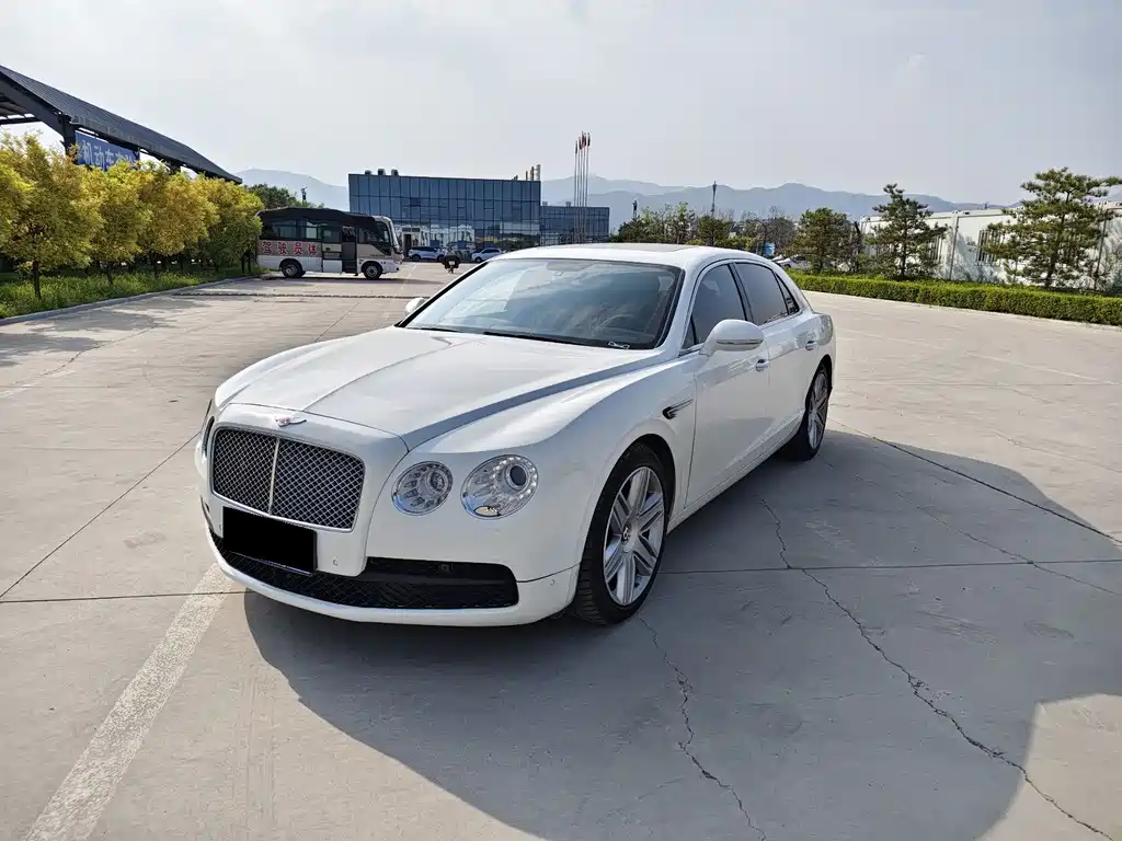 Bentley Flying Spur 2016 — фото 1